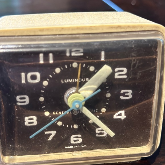 Vintage Luminous General Electric clock. - Picture 4 of 9
